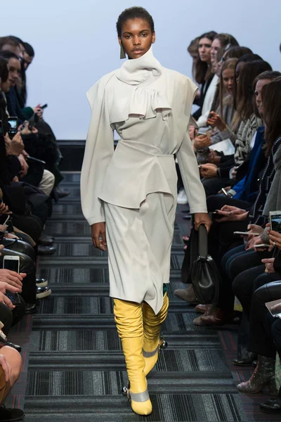 Look 25